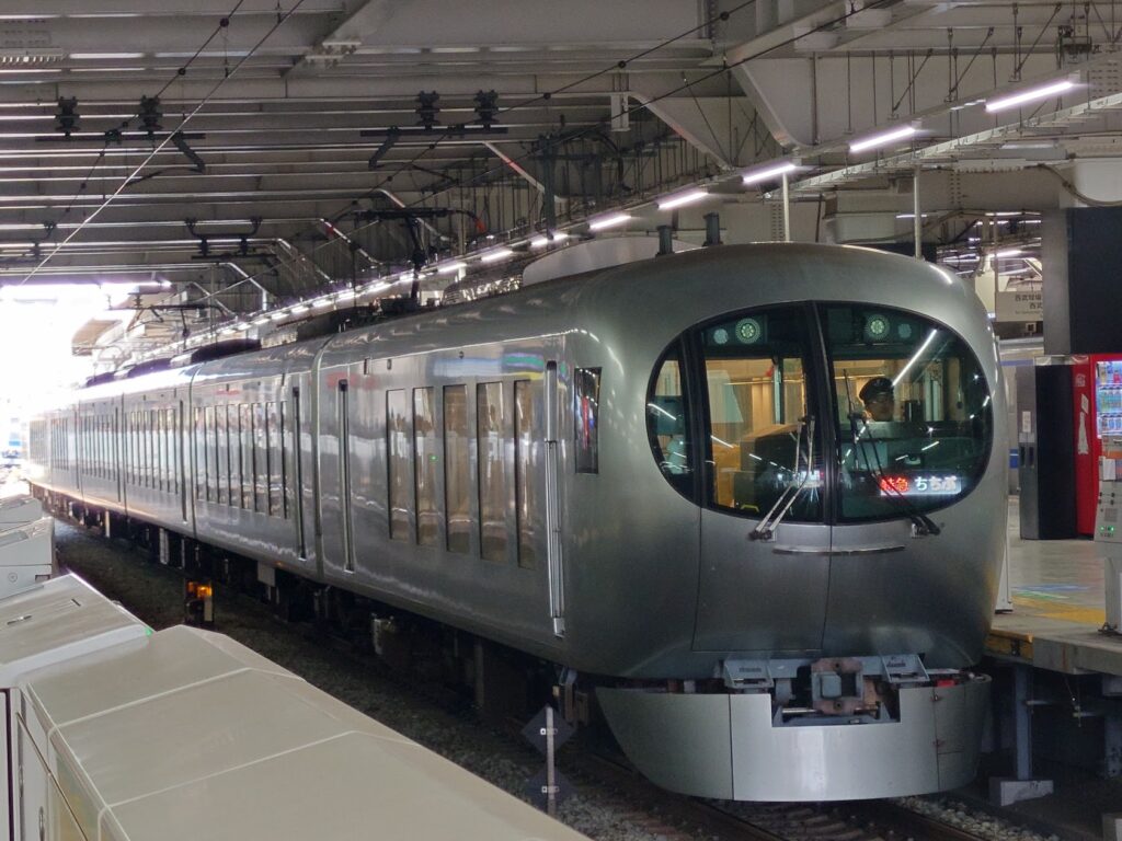電車ラビュー